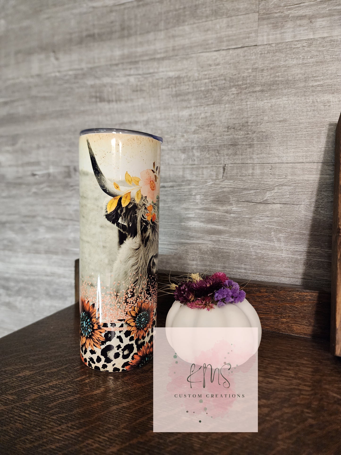 Highland cow floral tumbler